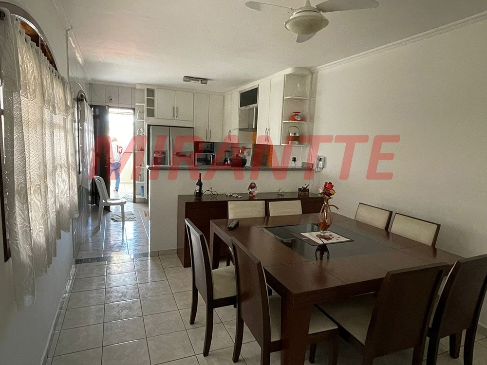 Sobrado de 260m² com 3 quartos em Jardim Virginia Bianca
