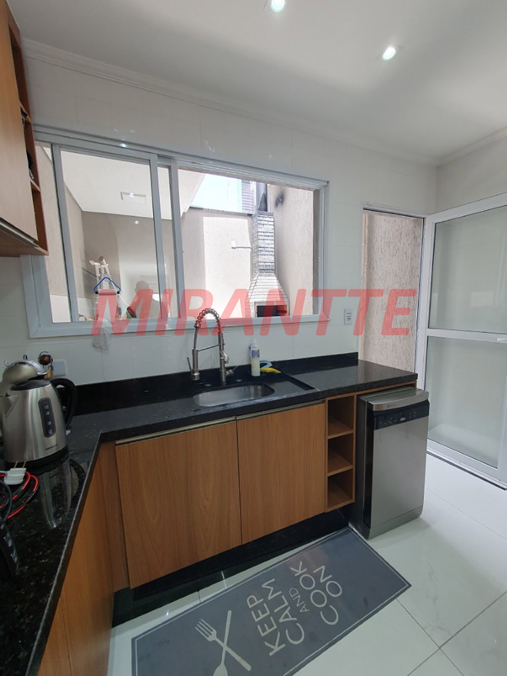 Sobrado de 182m² com 3 quartos em Vila Roque