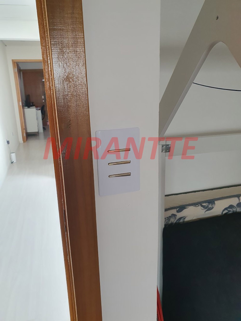 Sobrado de 182m² com 3 quartos em Vila Roque