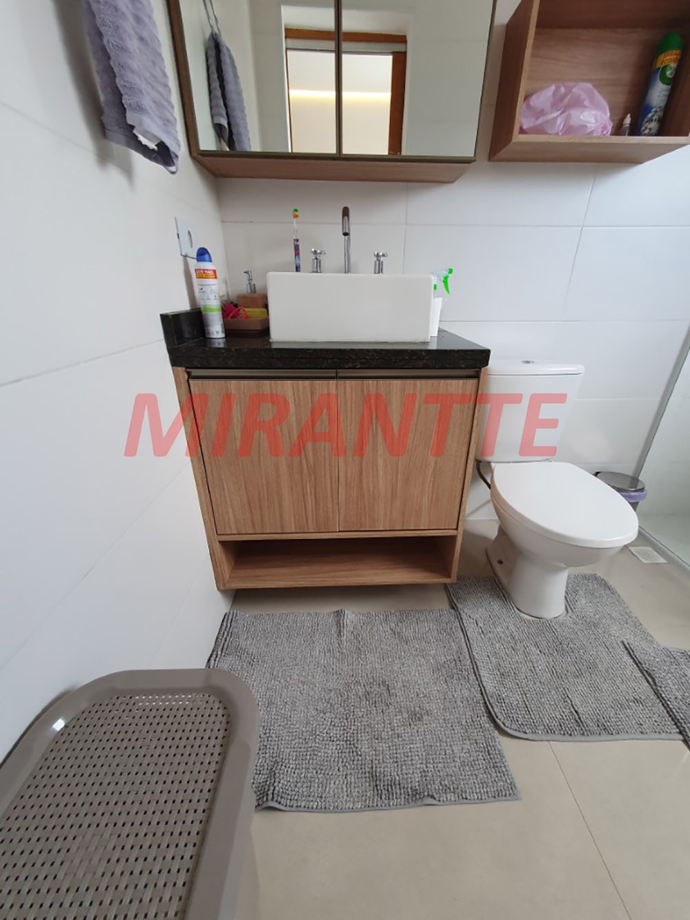 Sobrado de 182m² com 3 quartos em Vila Roque