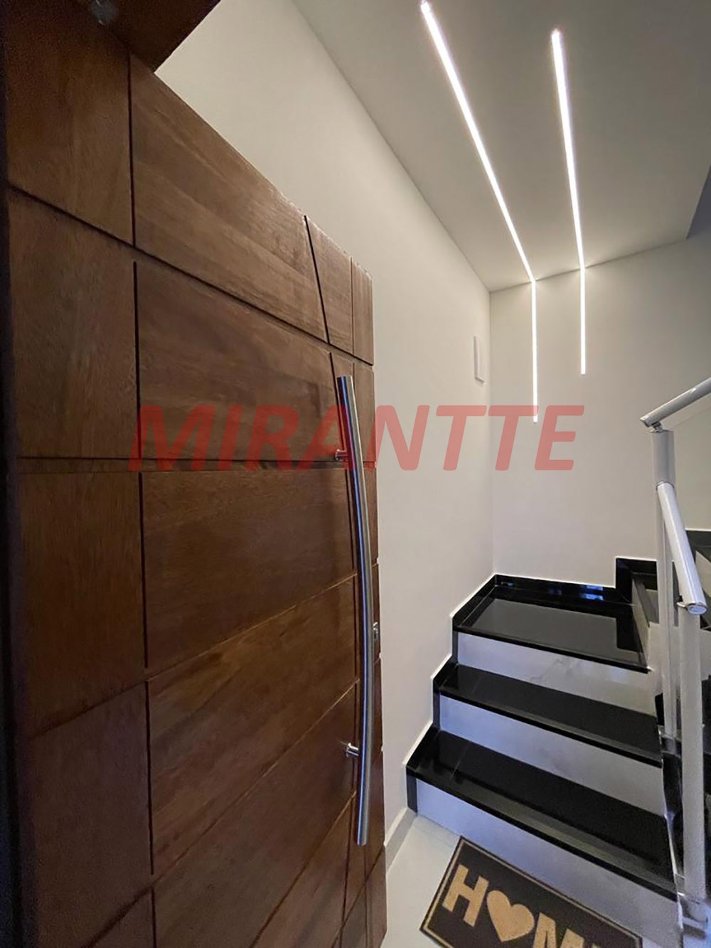 Sobrado de 182m² com 3 quartos em Vila Roque