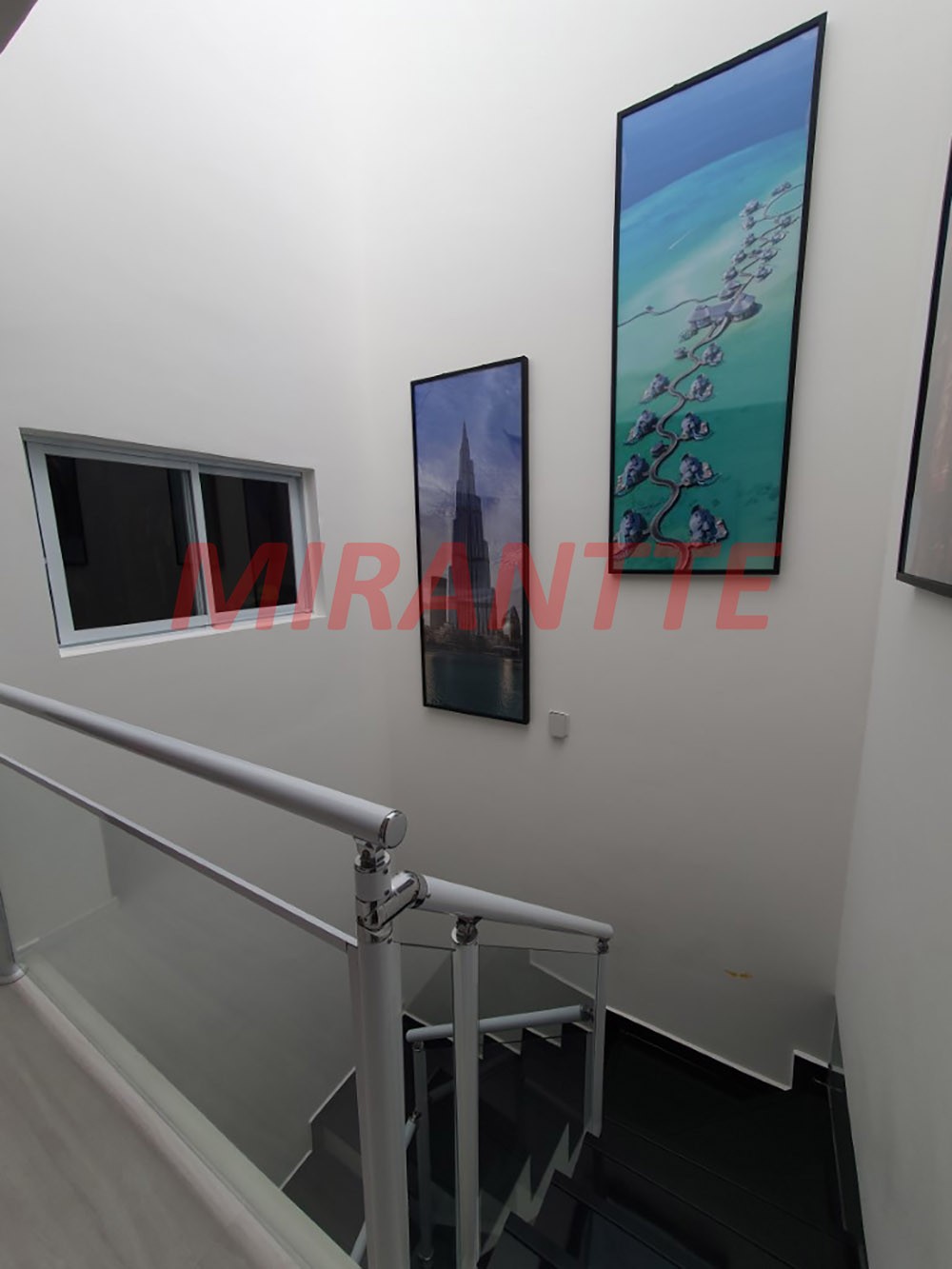 Sobrado de 182m² com 3 quartos em Vila Roque