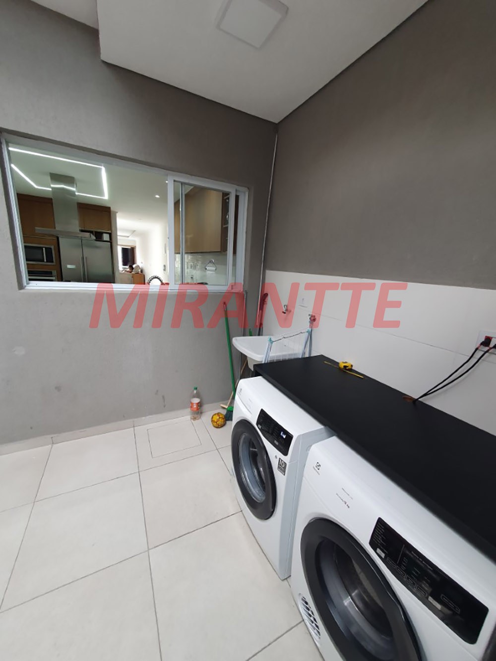 Sobrado de 182m² com 3 quartos em Vila Roque