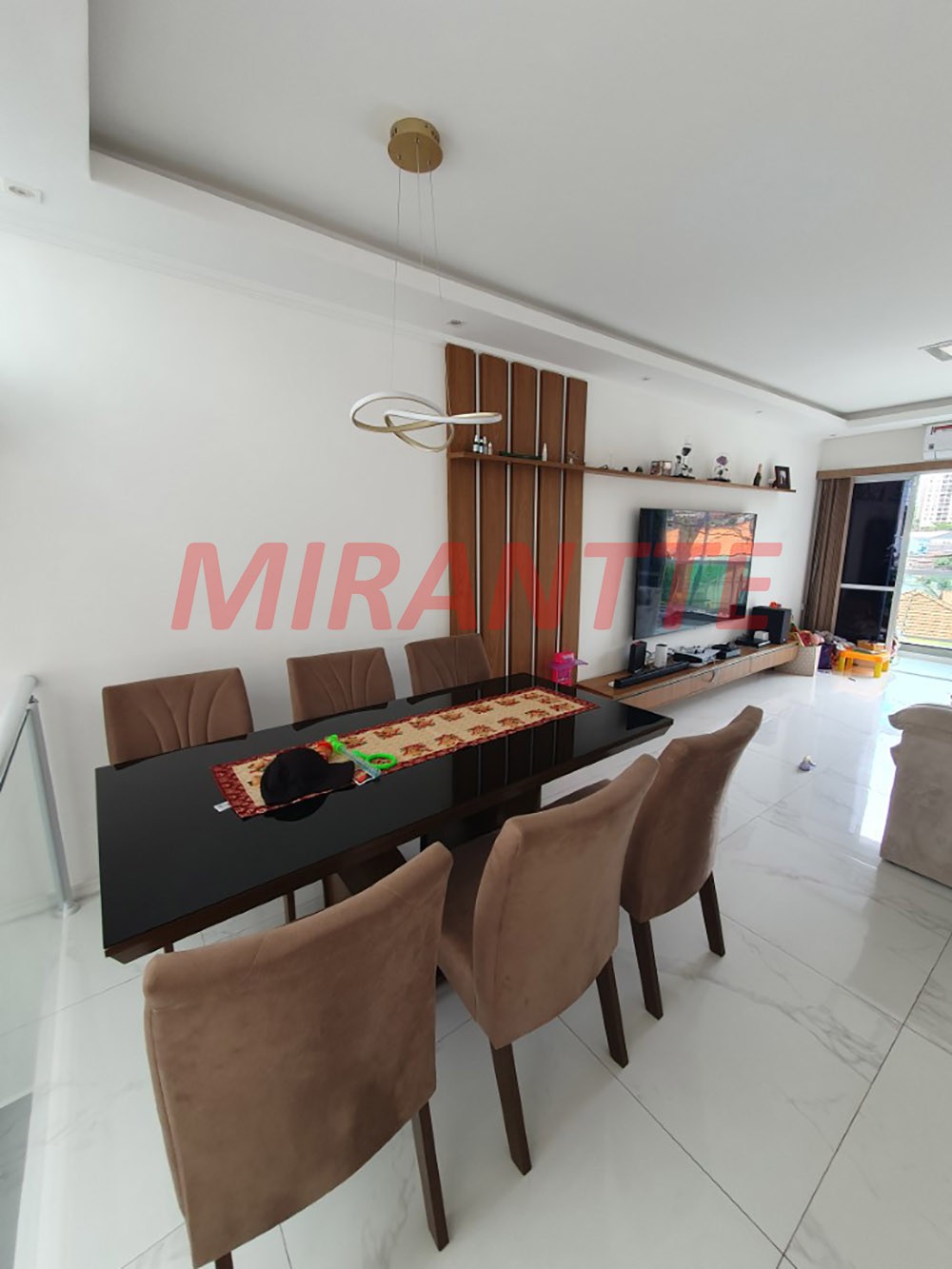 Sobrado de 182m² com 3 quartos em Vila Roque