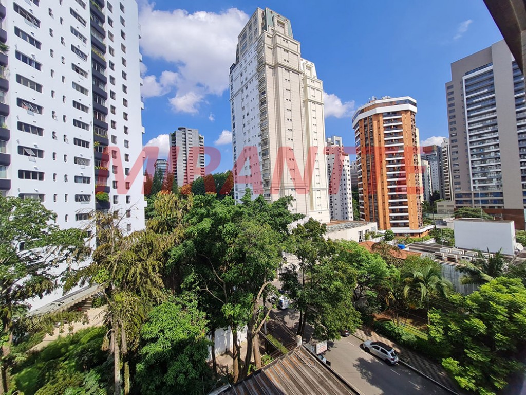 Apartamento de 90m² com 2 quartos em Vila Nova Conceição