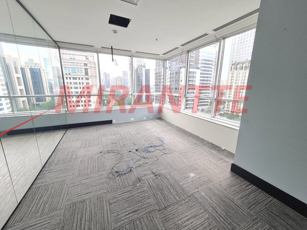 Comercial de 436m² em Cidade Monções