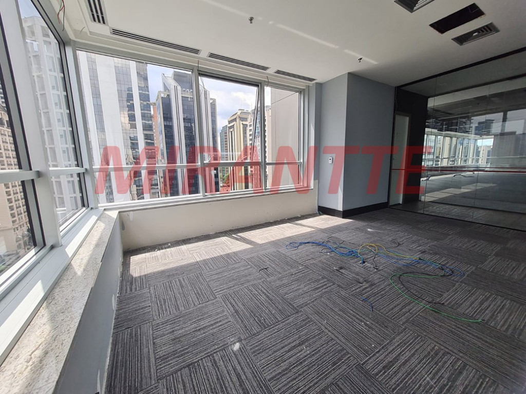 Comercial de 436m² em Cidade Monções