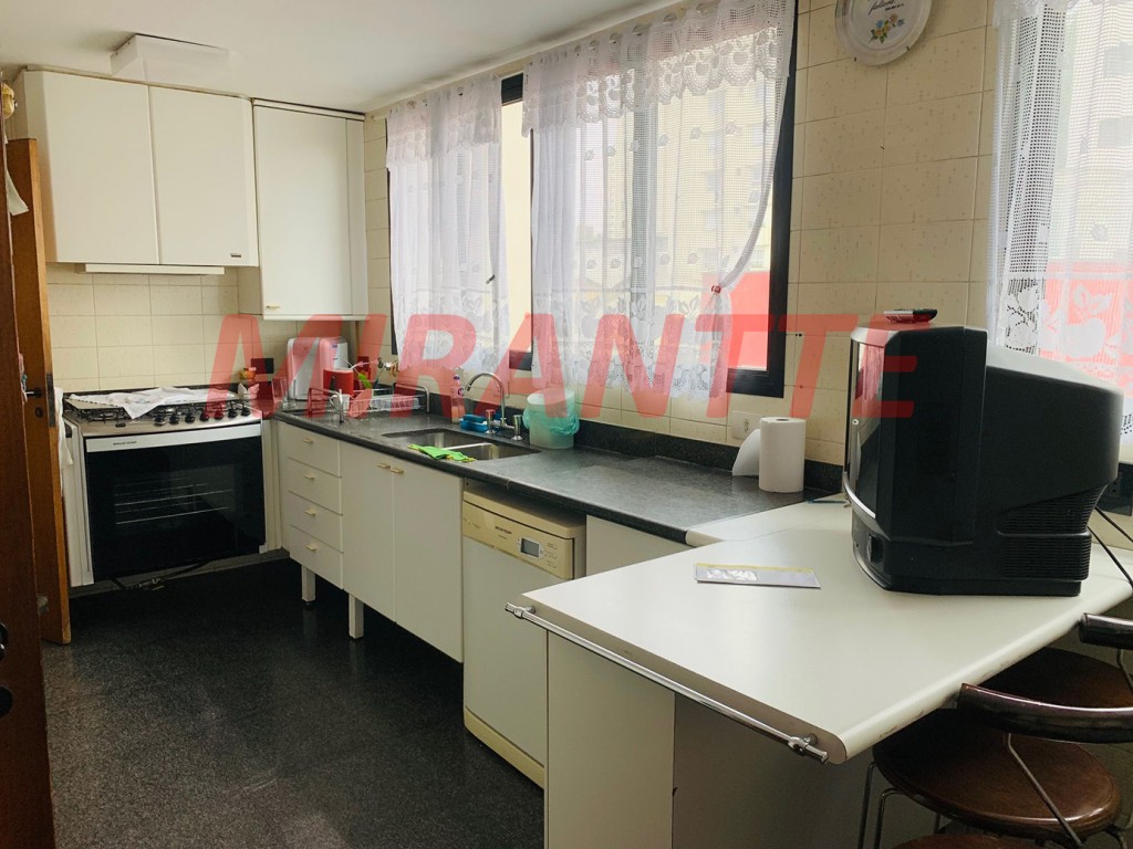 Apartamento de 240m² com 4 quartos em Santana