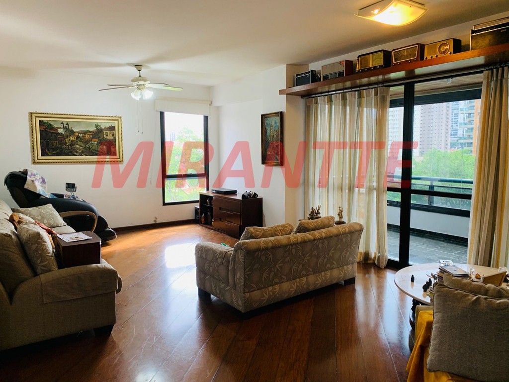 Apartamento de 240m² com 4 quartos em Santana