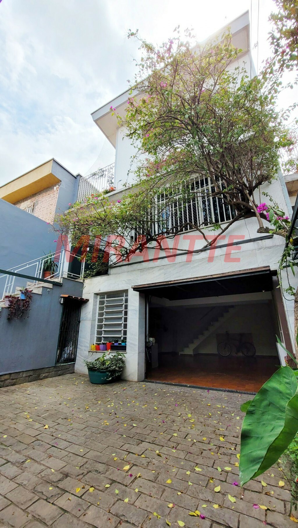 Sobrado de 325m² com 4 quartos em Parada Inglesa