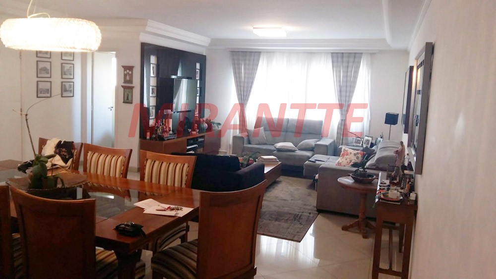 Sobrado de 256m² com 3 quartos em Santa Teresinha