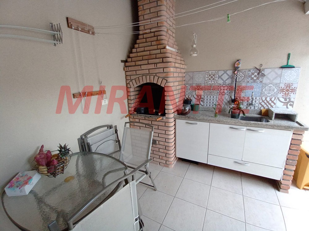 Sobrado de 256m² com 3 quartos em Santa Teresinha