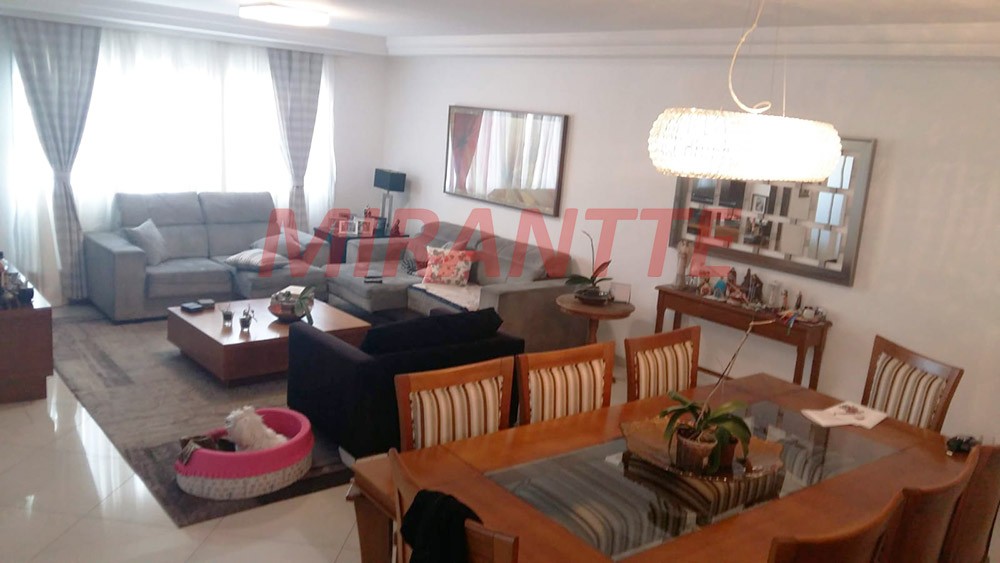 Sobrado de 256m² com 3 quartos em Santa Teresinha