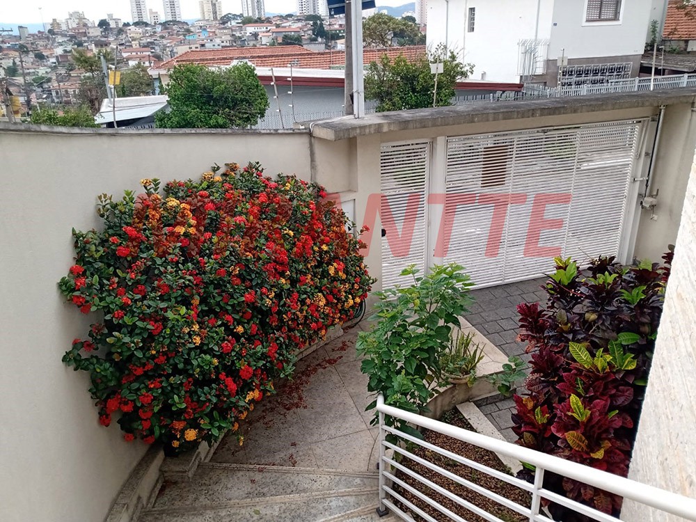 Sobrado de 256m² com 3 quartos em Santa Teresinha