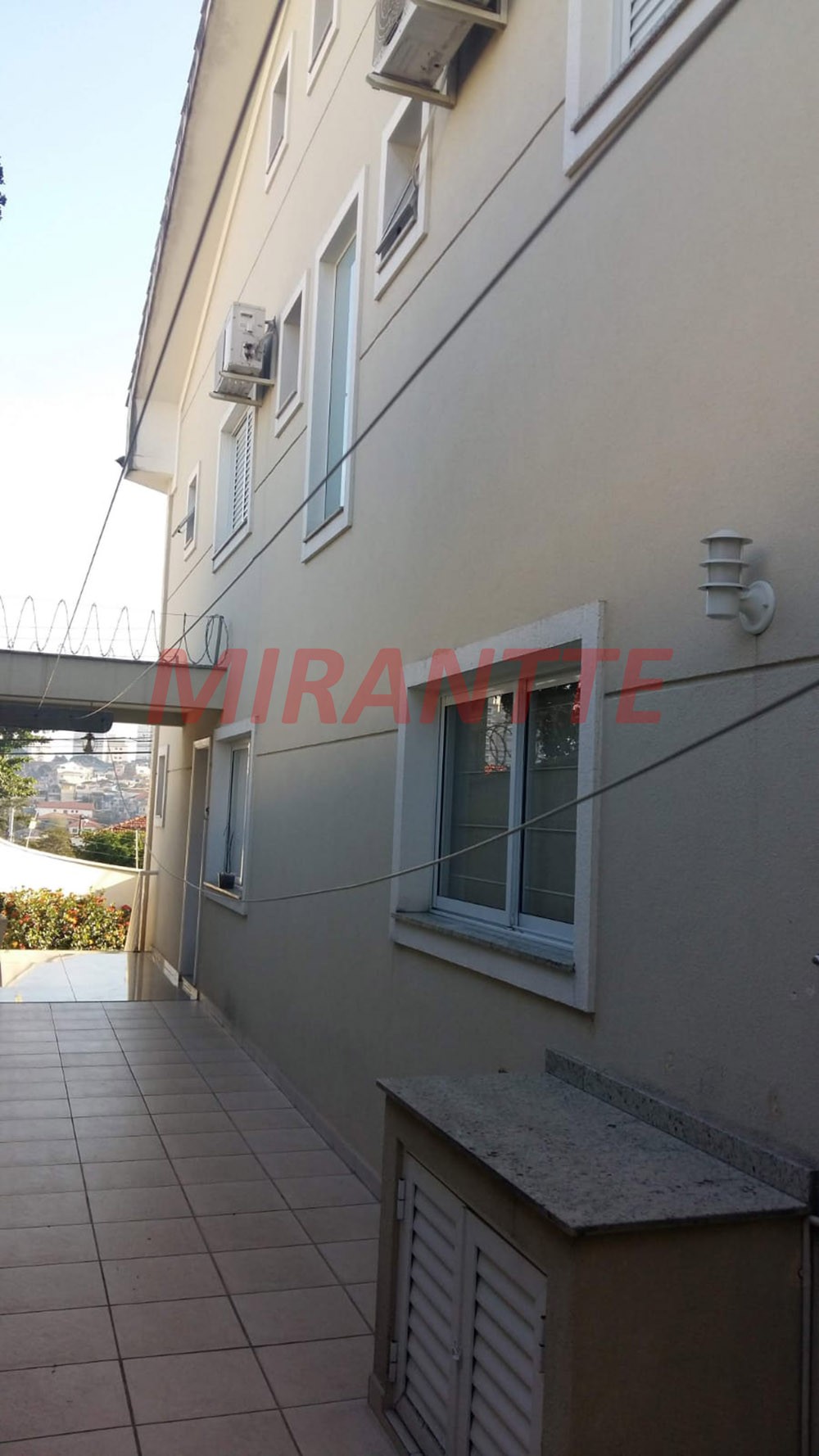 Sobrado de 256m² com 3 quartos em Santa Teresinha