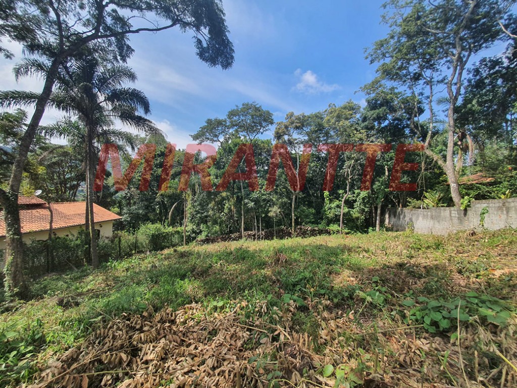 Terreno de 847m² em Serra da Cantareira