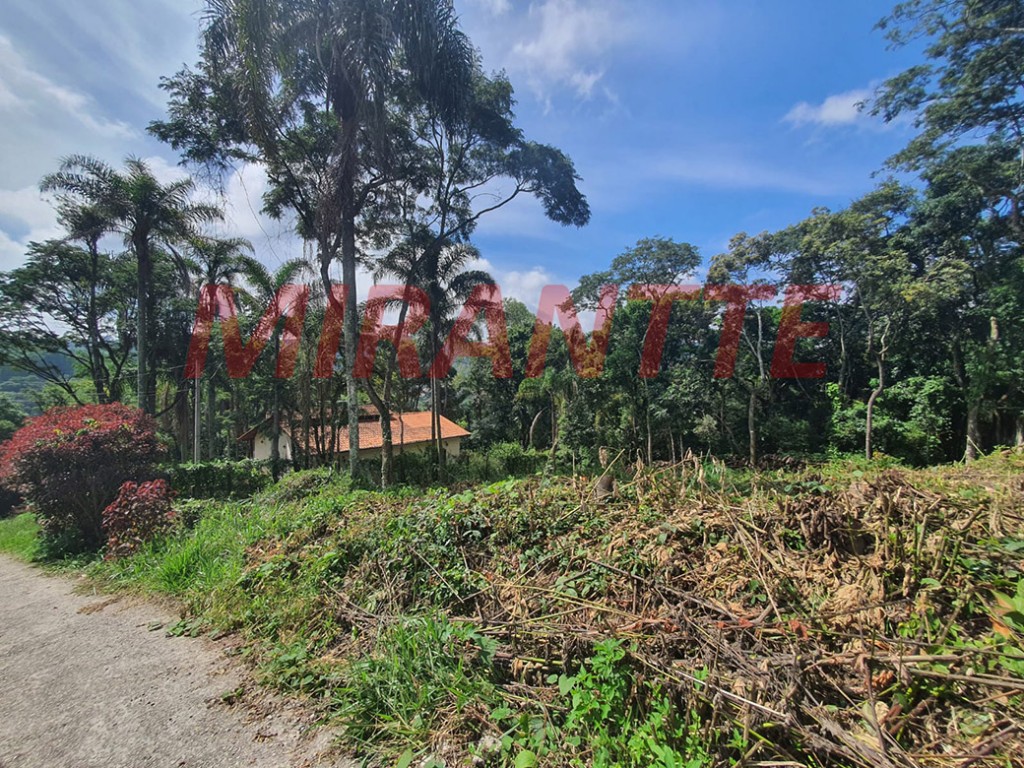 Terreno de 847m² em Serra da Cantareira