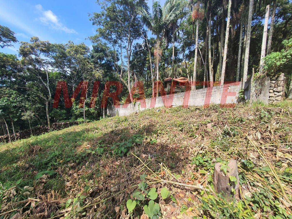 Terreno de 847m² em Serra da Cantareira