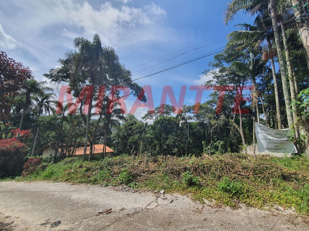 Terreno de 847m² em Serra da Cantareira