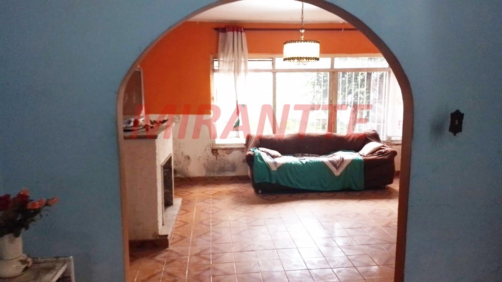 Sobrado de 300m² com 2 quartos em Tremembe