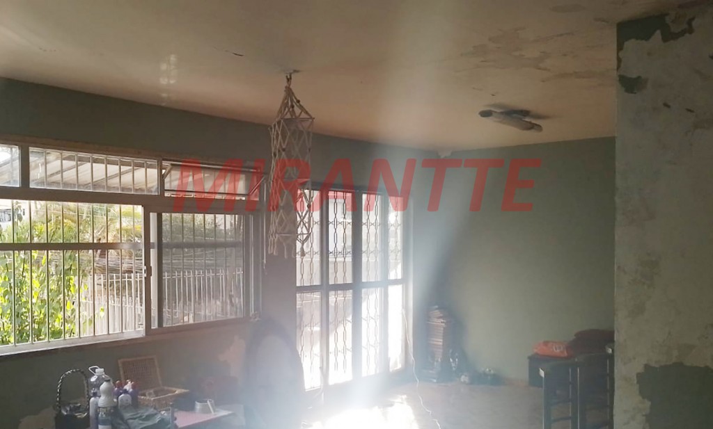 Sobrado de 300m² com 2 quartos em Tremembe
