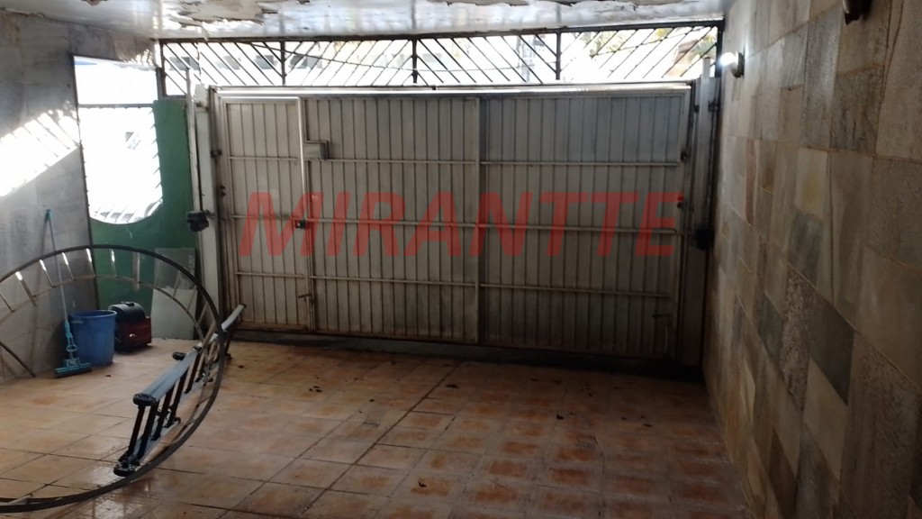 Sobrado de 300m² com 2 quartos em Tremembe