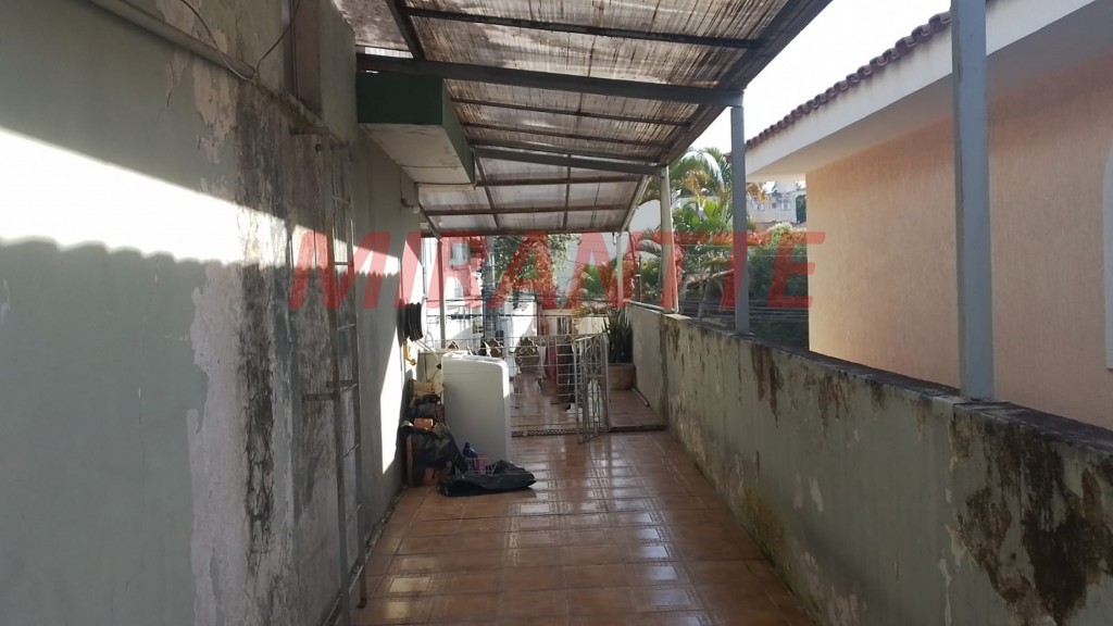 Sobrado de 300m² com 2 quartos em Tremembe