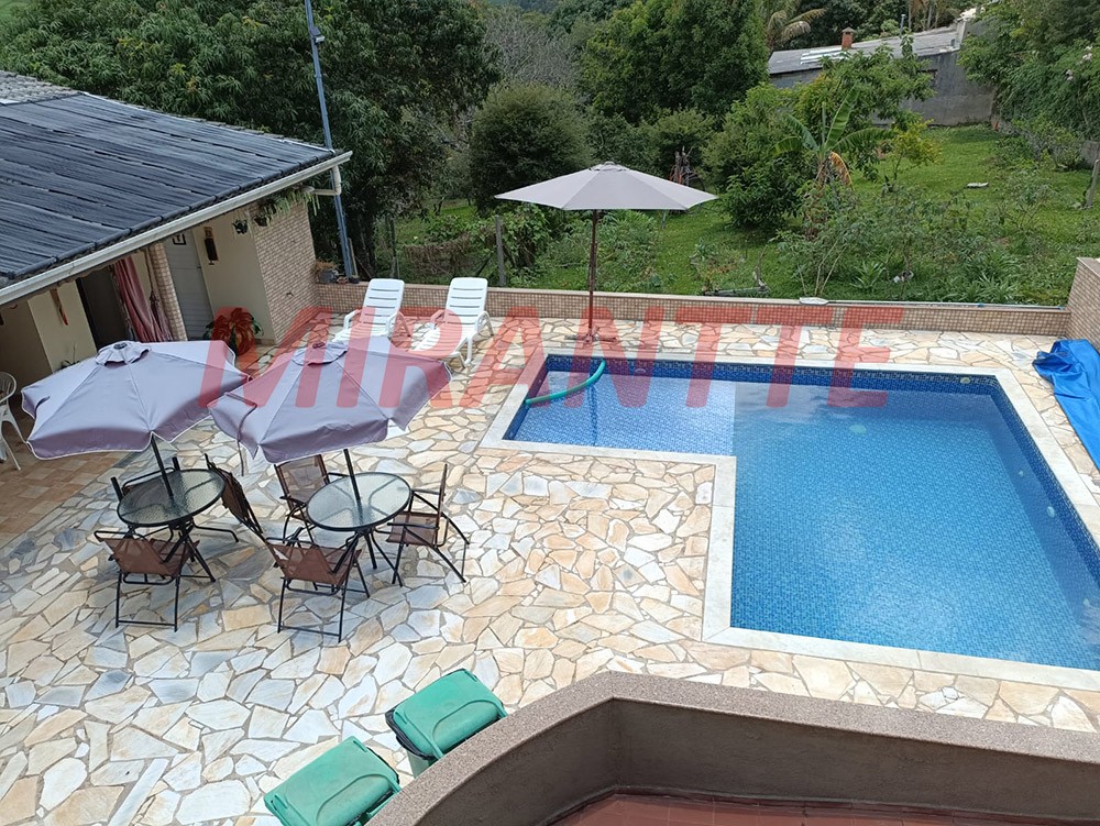 ChÁcara com 5 quartos em Centro