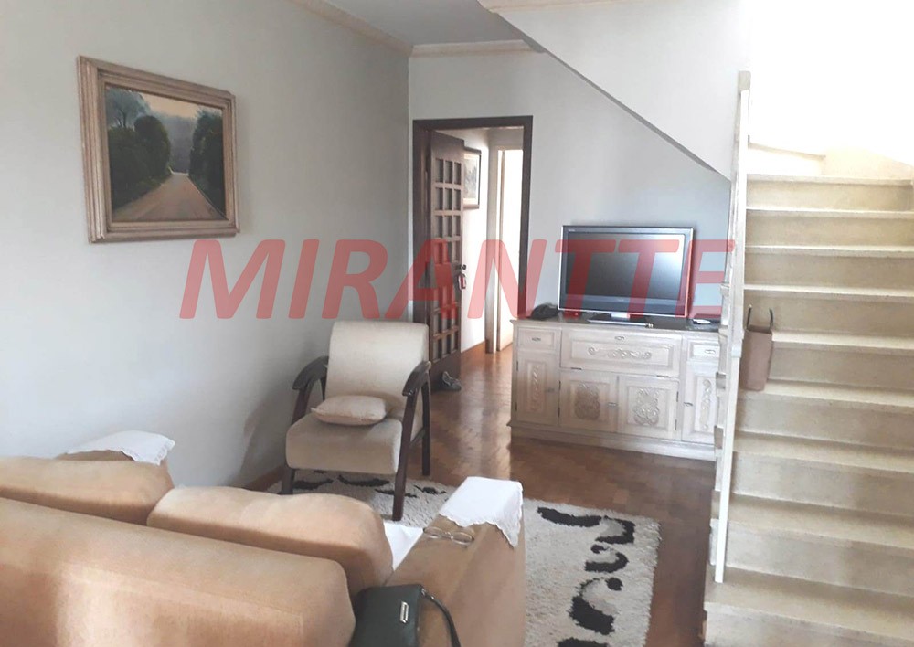 Sobrado de 113m² com 3 quartos em Água Fria
