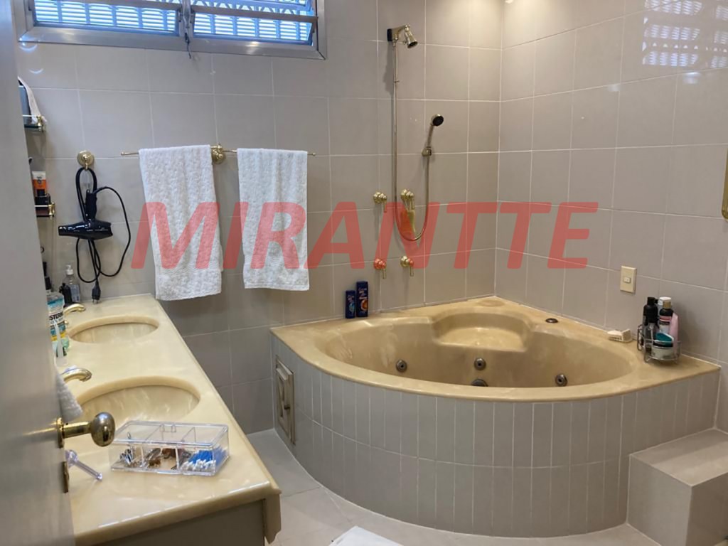 Casa terrea de 335m² com 4 quartos em Tremembe