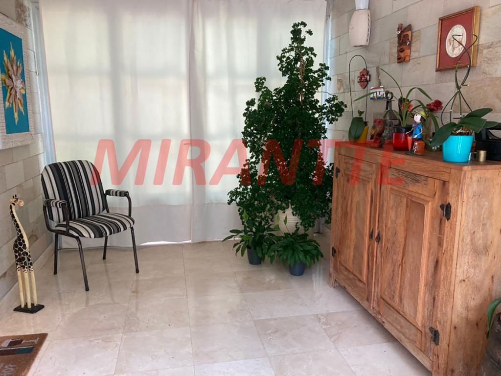 Casa terrea de 335m² com 4 quartos em Tremembe