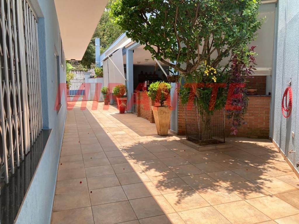 Casa terrea de 335m² com 4 quartos em Tremembe