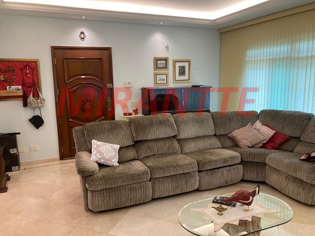 Casa terrea de 335m² com 4 quartos em Tremembe