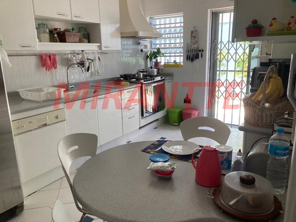 Casa terrea de 335m² com 4 quartos em Tremembe