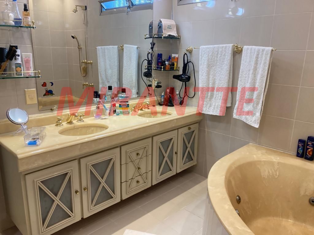 Casa terrea de 335m² com 4 quartos em Tremembe