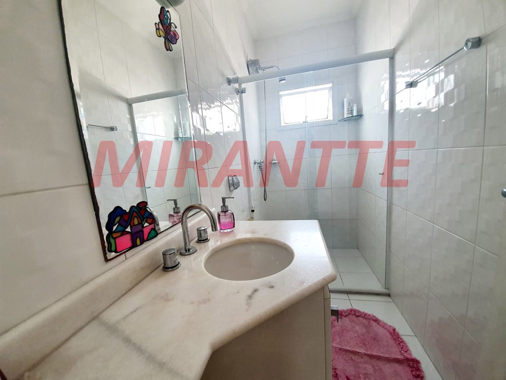 Sobrado de 430m² com 4 quartos em Tremembe