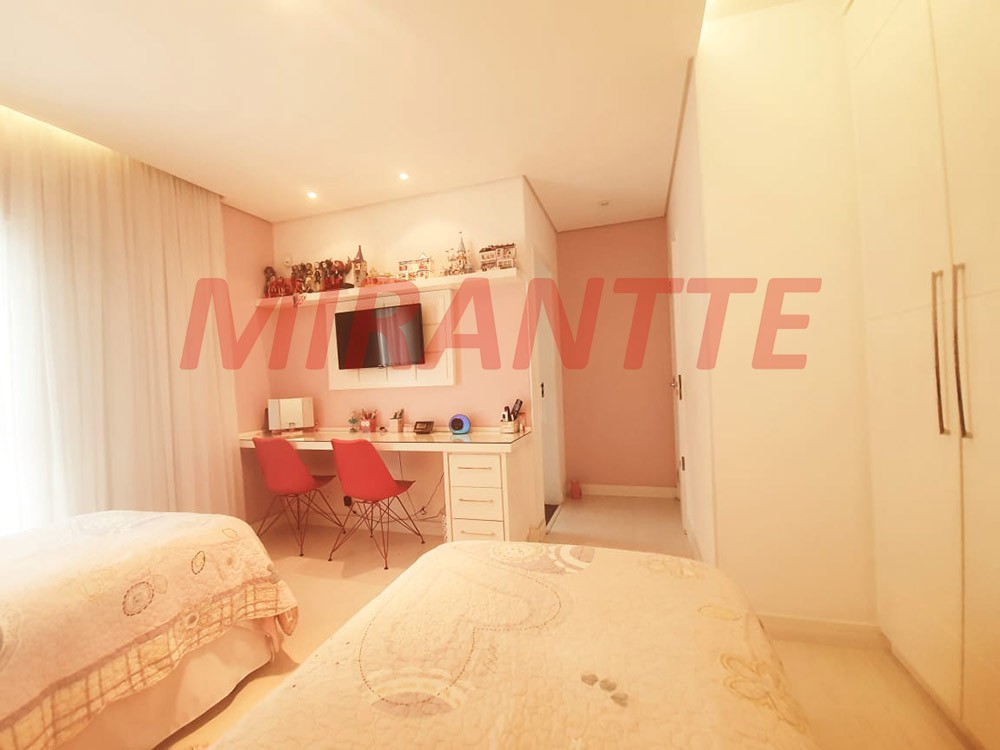 Sobrado de 430m² com 4 quartos em Tremembe