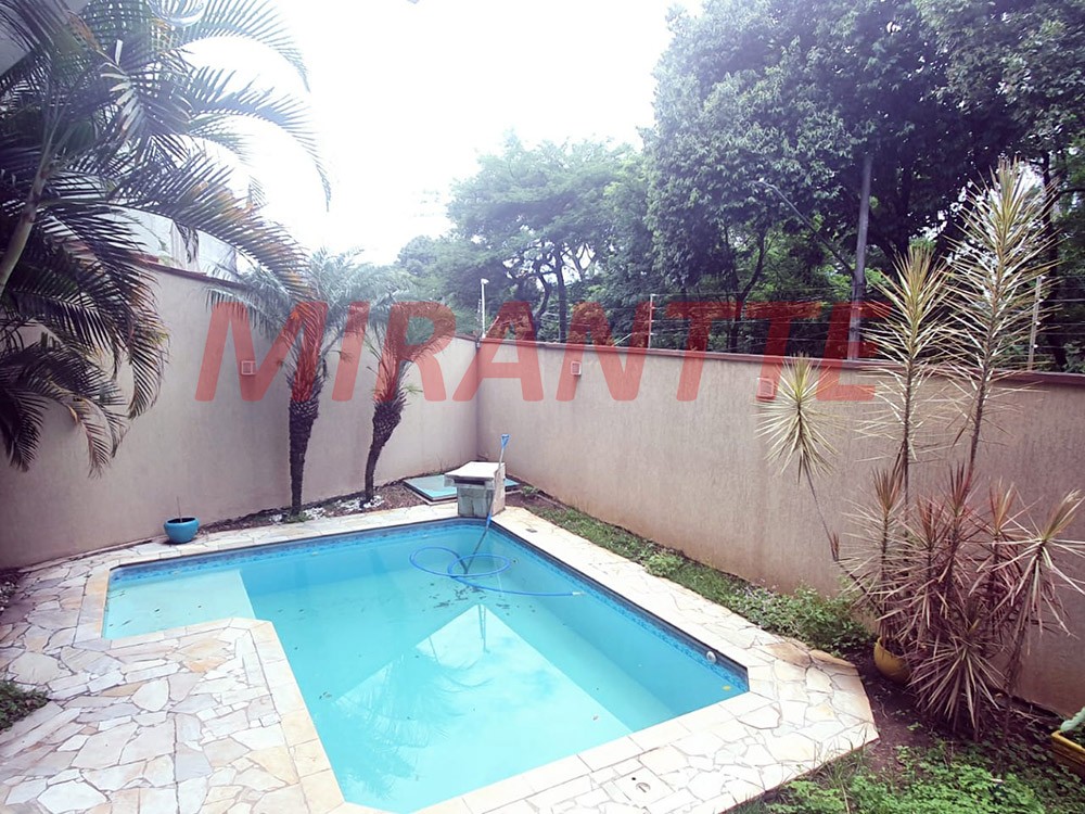 Sobrado de 430m² com 4 quartos em Tremembe