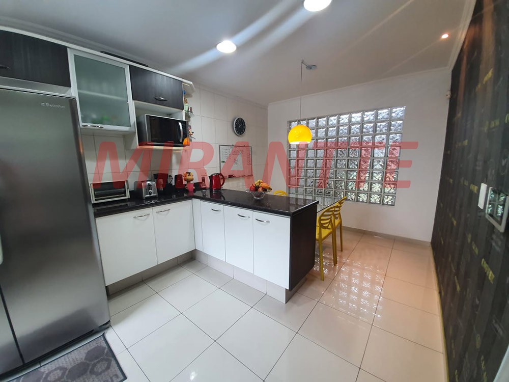 Sobrado de 430m² com 4 quartos em Tremembe