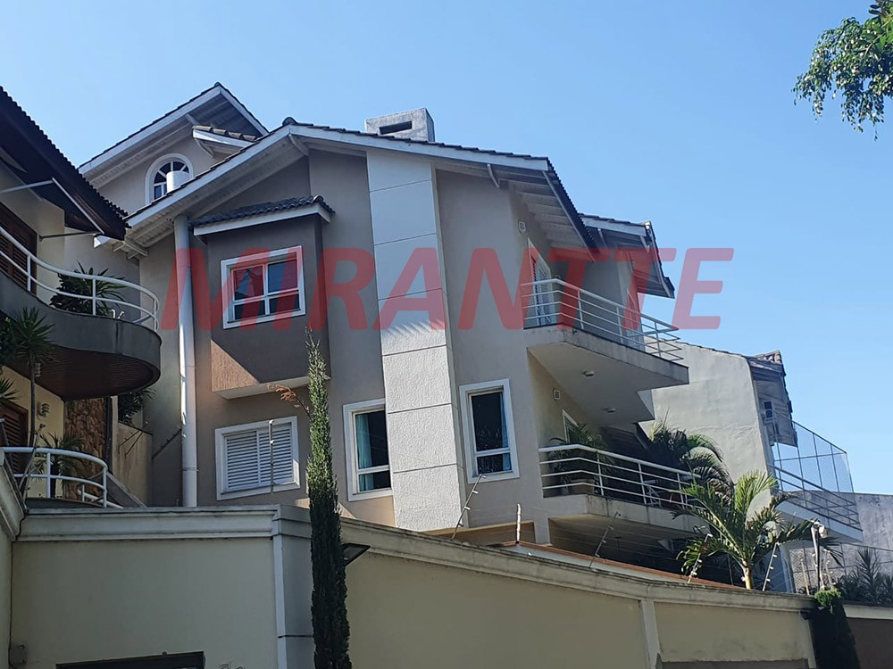 Sobrado de 430m² com 4 quartos em Tremembe