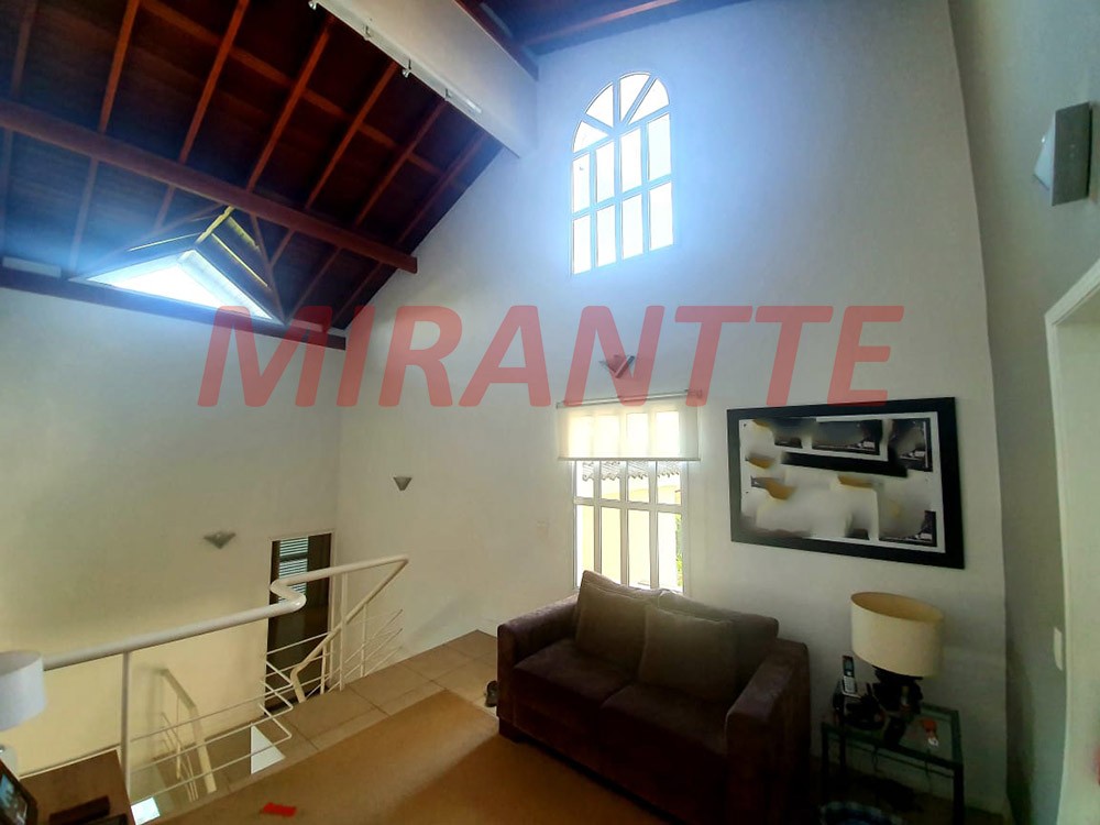 Sobrado de 430m² com 4 quartos em Tremembe
