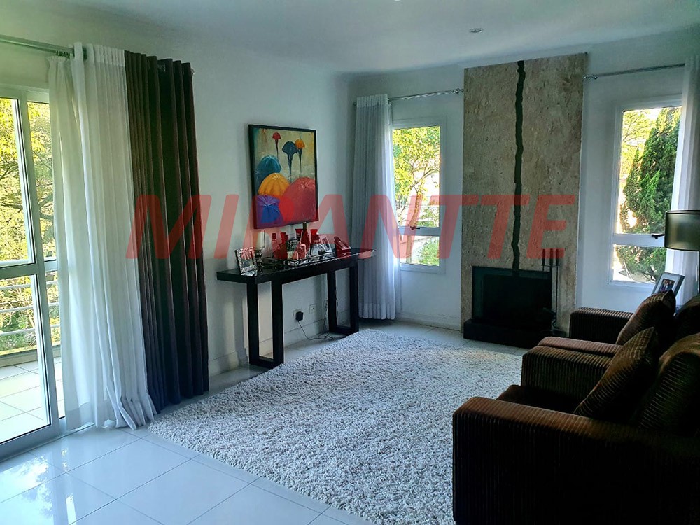Sobrado de 430m² com 4 quartos em Tremembe