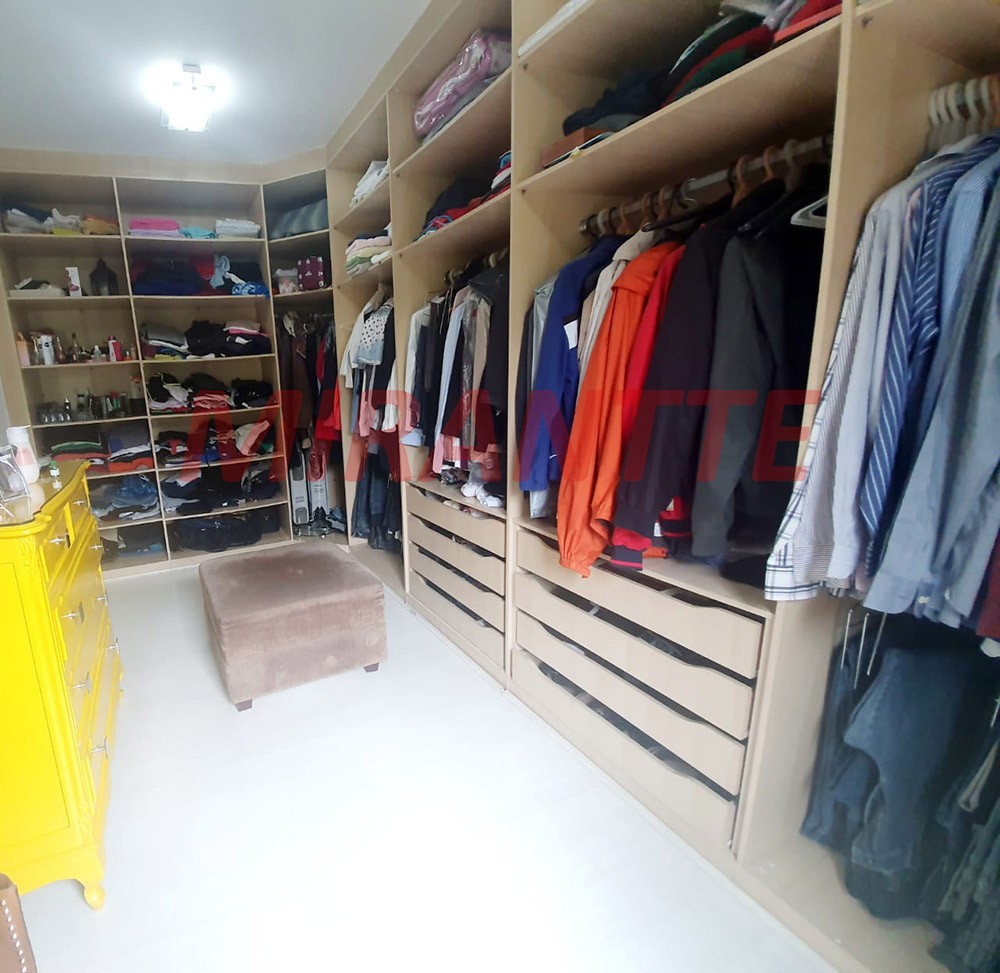 Sobrado de 430m² com 4 quartos em Tremembe