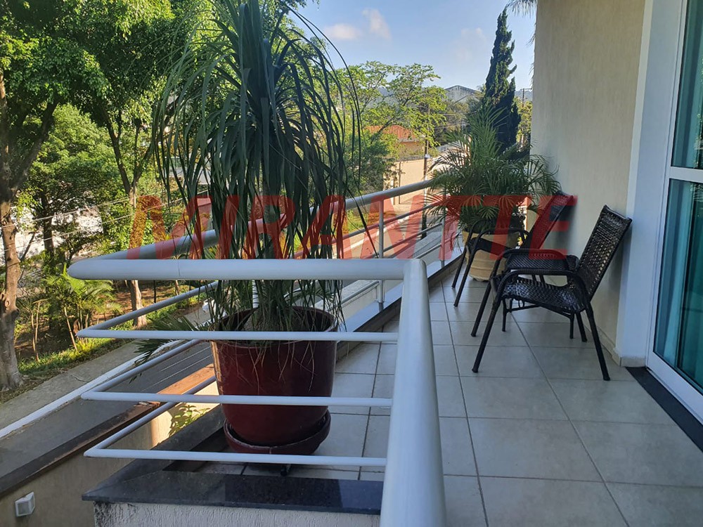 Sobrado de 430m² com 4 quartos em Tremembe
