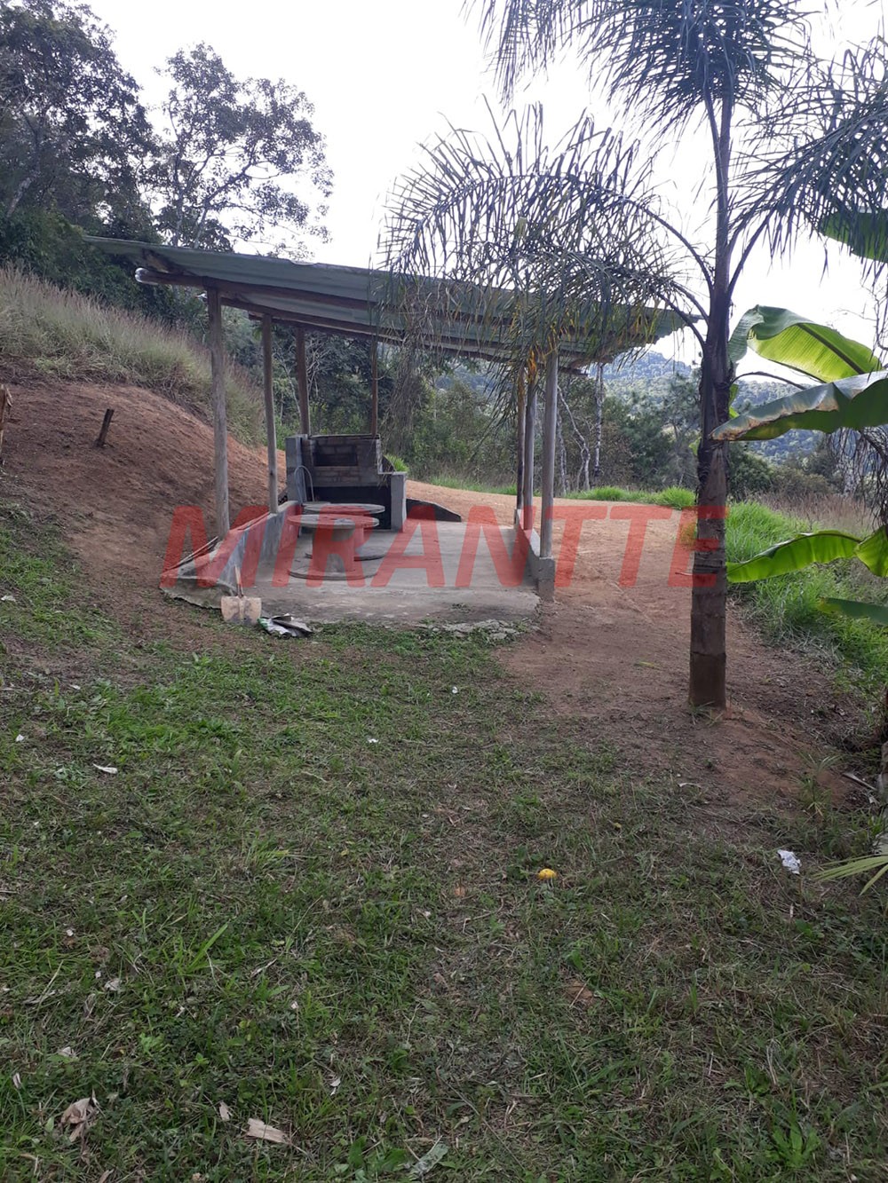Terreno de 304m² em Serra Da Cantareira