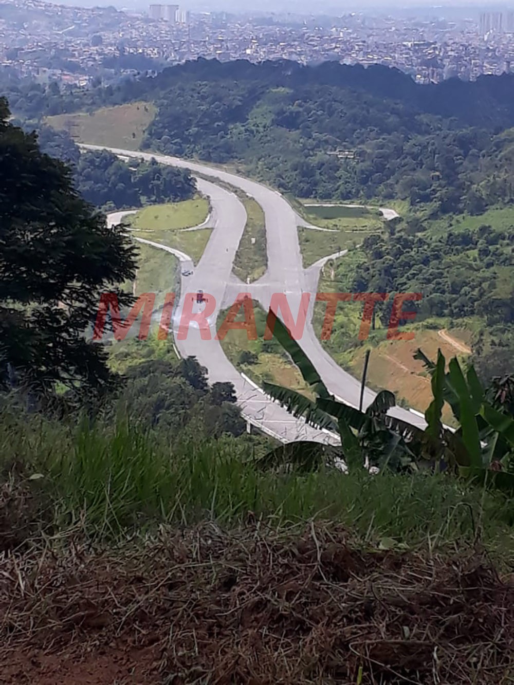 Terreno de 304m² em Serra Da Cantareira