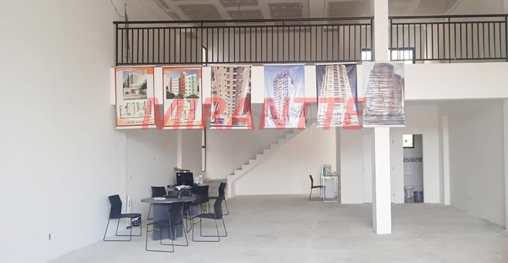 Comercial de 250m² em Vila Galvão
