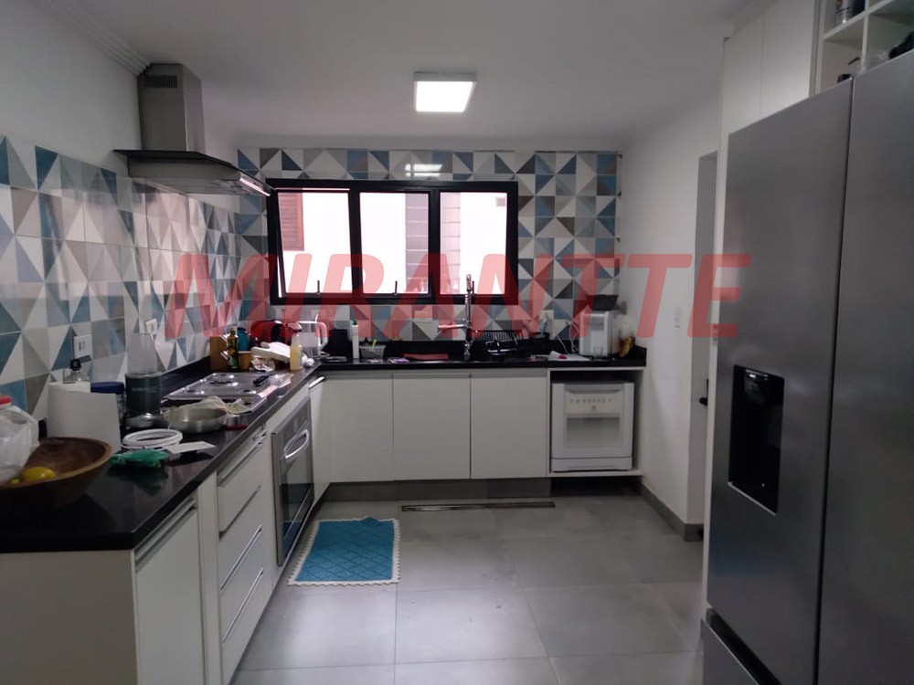 Apartamento de 151m² com 3 quartos em Água Fria