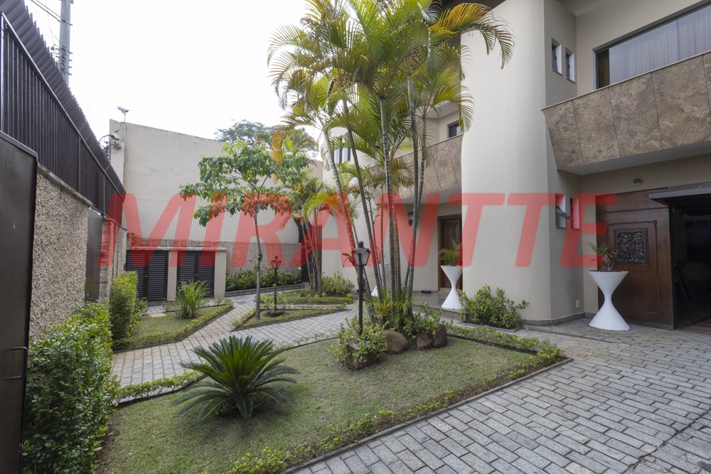 Sobrado de 874m² com 4 quartos em Jardim São Bento