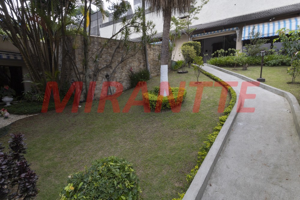 Sobrado de 874m² com 4 quartos em Jardim São Bento